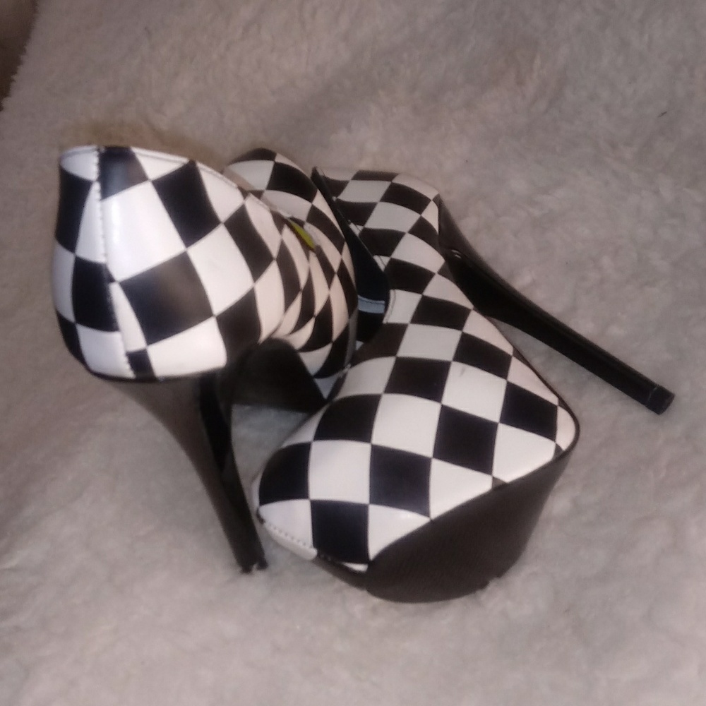 New super fun heels - Picture 6 of 8